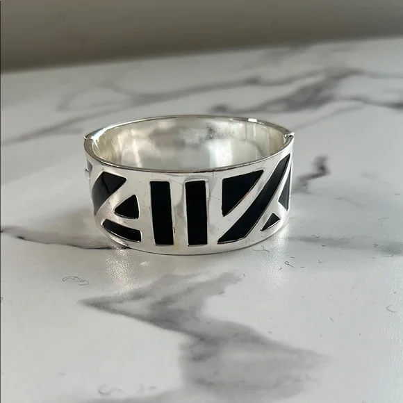 Pre owned Anne Klien Silver and Black Geometric bracelet - Picture 1 of 16